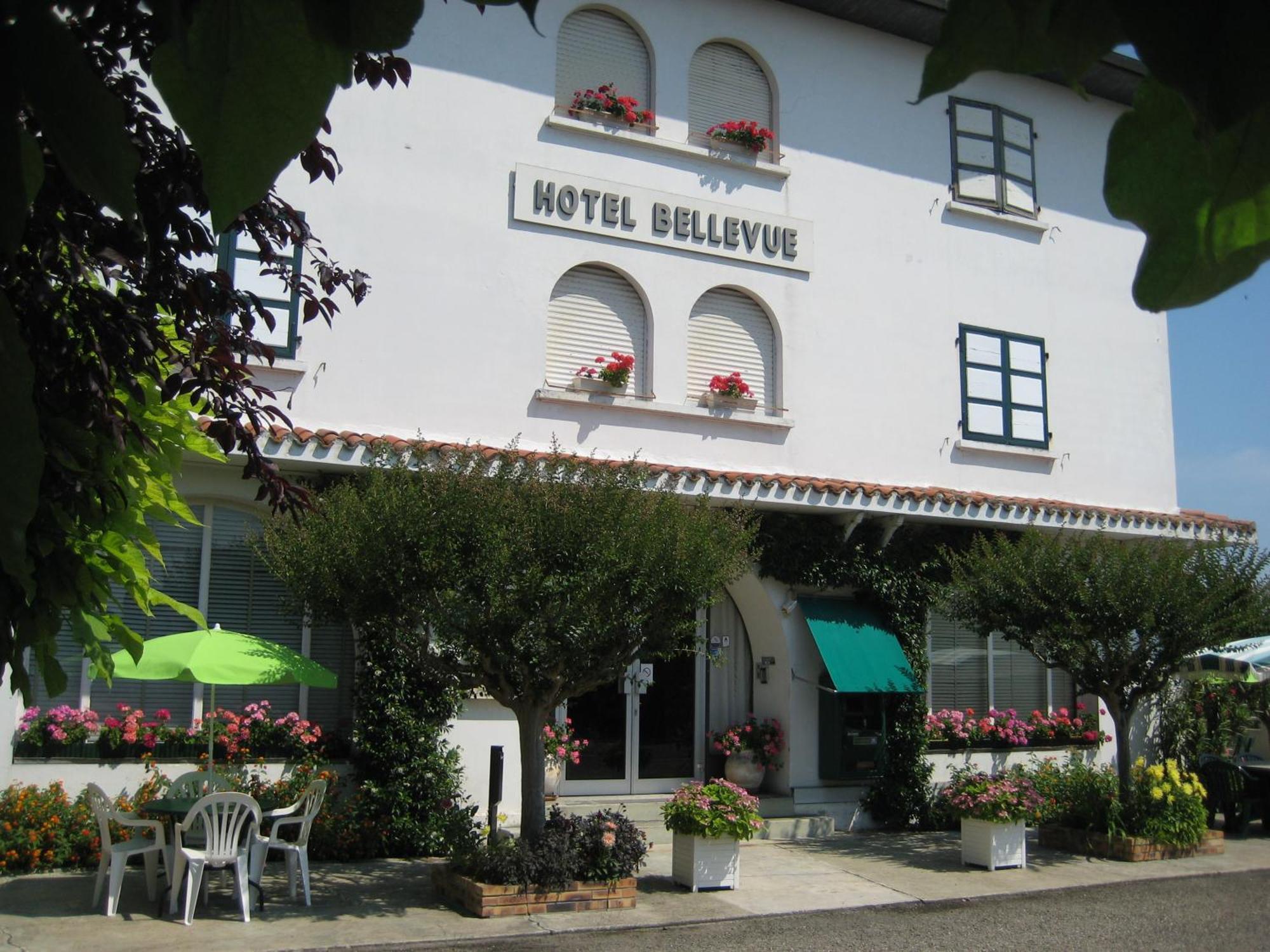 Hotel Bellevue De Tradition Familiale Morcenx Exterior foto